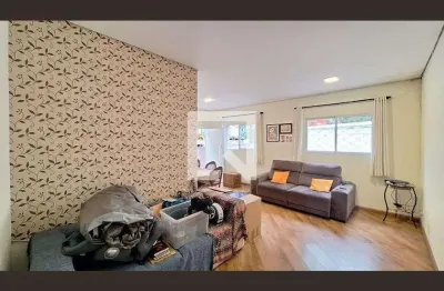 Casa com 3 quartos para alugar na Praça Sá Pinto, Vila Romana, São Paulo