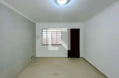 Casa com 2 quartos para alugar na Travessa Emboaçava, Mooca, São Paulo
