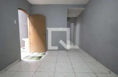 Casa com 1 quarto para alugar na Rua Ramalho Ortigão, Vila Luzita, Santo André