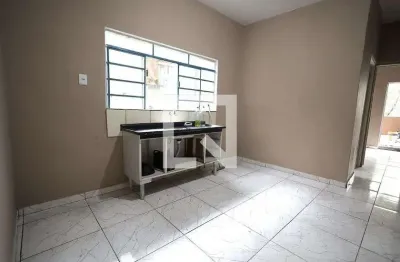 Casa com 1 quarto para alugar na Rua Ramalho Ortigão, Vila Luzita, Santo André