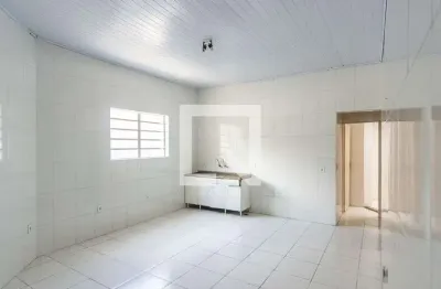 Casa com 2 quartos para alugar na Rua Picinguaba, Vila Carrão, São Paulo