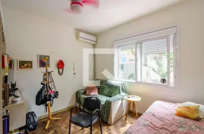 Kitnet / stúdio para alugar na praça cônego marcelino, cidade baixa, porto alegre por r$ 1.100