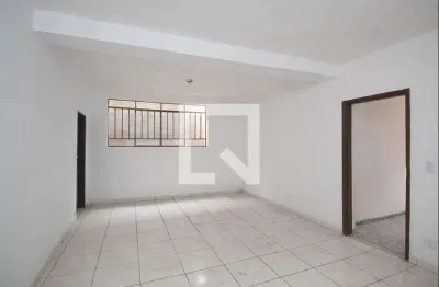 Casa com 2 quartos para alugar na Rua Paulo César, Vila Mazzei, São Paulo