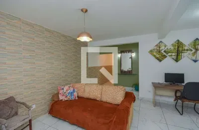 Casa com 2 quartos para alugar na Rua José Varela, Interlagos, São Paulo