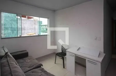 Casa com 2 quartos para alugar na Rua Galena, Jardim Tietê, São Paulo