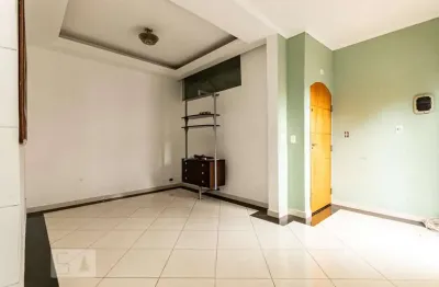 Casa com 2 quartos para alugar na Rua Juciri, Artur Alvim, São Paulo