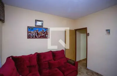 Casa com 4 quartos para alugar na Rua Havana, Canhema, Diadema