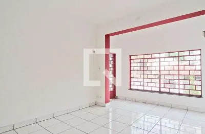 Casa com 2 quartos para alugar na Rua Pereira de Freitas, Santana, São Paulo