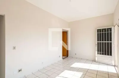 Casa com 2 quartos para alugar na Rua Marte, Santo Antônio, Osasco