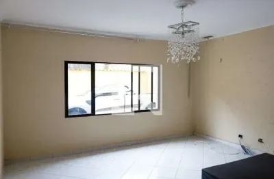 Casa com 3 quartos para alugar na Rua Arujá, Vila Menck, Osasco