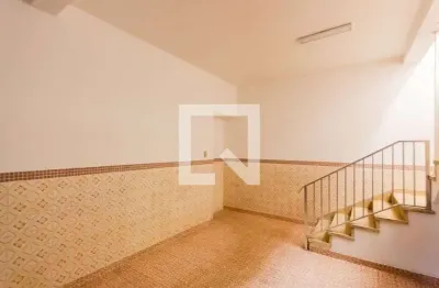 Casa com 2 quartos para alugar na Rua das Caneleiras, Jardim, Santo André