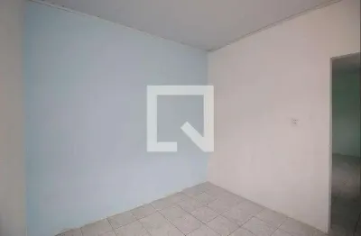 Casa com 2 quartos para alugar na Rua Silva Guimarães, Vila Ede, São Paulo