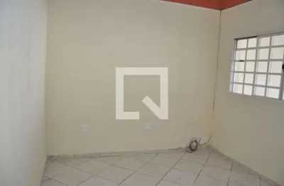 Casa com 3 quartos para alugar na Avenida Sete de Setembro, Vila Menuzzo, Sumaré