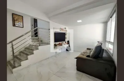 Casa com 3 quartos para alugar na Rua Benedito José das Neves, Alvorada, Contagem