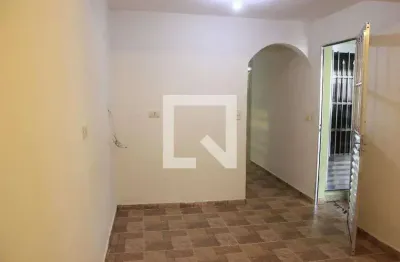 Casa com 2 quartos para alugar na Rua David Nasser, Conjunto Inocoop-Bonsucesso, Guarulhos