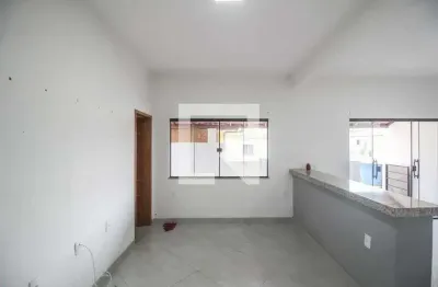 Casa com 2 quartos para alugar na Rua Conde Júlio, Vila Sueli, Nova Iguaçu