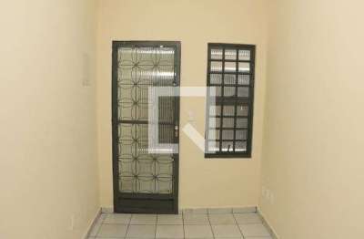 Casa com 2 quartos para alugar na Rua Joaquim Nabuco, Vila Nova, Nova Iguaçu