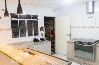 Casa com 3 quartos para alugar na Rua Almirante Cockrane, Conceição, Diadema