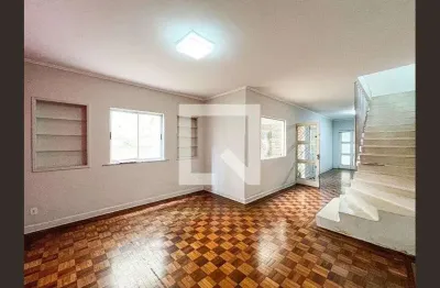 Casa com 4 quartos para alugar na Rua Espártaco, Vila Romana, São Paulo