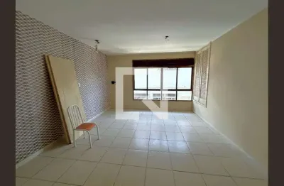 Casa com 2 quartos para alugar na Rua Alberto Moreira, Piedade, Rio de Janeiro