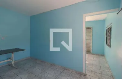 Casa com 2 quartos para alugar na Avenida Córrego do Jacu, Itaquera, São Paulo