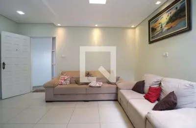 Casa com 3 quartos para alugar na Avenida Mato Grosso, Brasil, Uberlândia