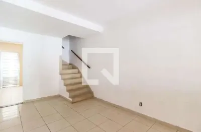 Casa com 2 quartos para alugar na Avenida Eliseu de Almeida, Butantã, São Paulo