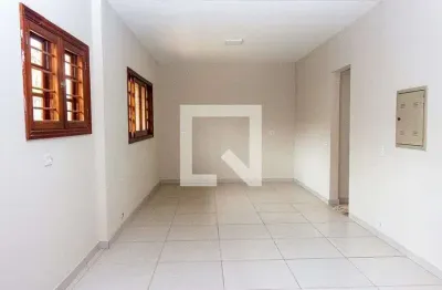 Casa com 3 quartos para alugar na Rua José Andreotti, Socorro, São Paulo