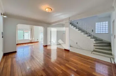 Casa com 5 quartos para alugar na Rua Vasconcelos Drumond, Cambuci, São Paulo