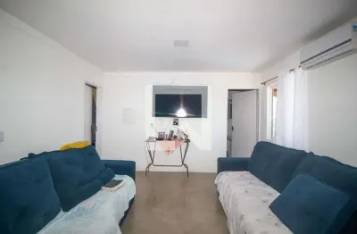 Casa com 3 quartos para alugar na Avenida Palmeira das Missões, Vila Nova, Porto Alegre