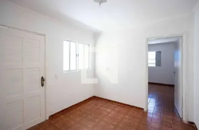Casa com 1 quarto para alugar na Rua Serra Parima, Campanário, Diadema