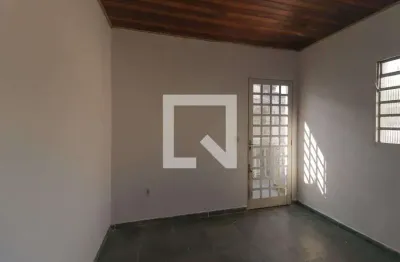 Casa com 2 quartos para alugar na Rua Alberto Segala, Jardim das Tulipas, Jundiaí