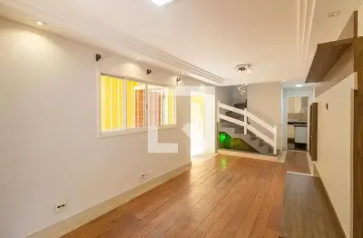 Casa com 2 quartos para alugar na Rua Claudionor Alves Bastos, Butantã, São Paulo