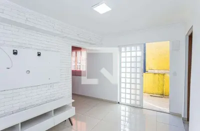 Casa com 1 quarto para alugar na Rua Luís Figueira, Jardim Vivan, São Paulo