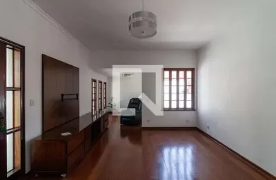 Casa com 4 quartos para alugar na Rua Guararapes, Lapa, São Paulo