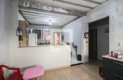 Casa com 2 quartos para alugar na Rua Saturno, Centro, Mesquita