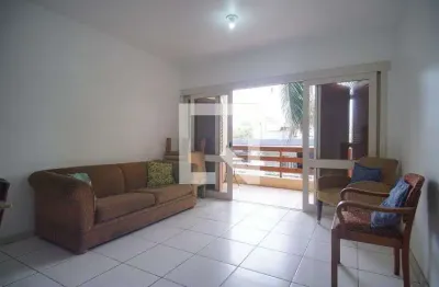 Casa com 3 quartos para alugar na Rua Joaquim Pedro Soares, Centro, Novo Hamburgo