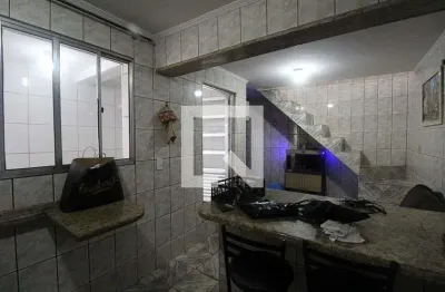 Casa com 3 quartos para alugar na Rua Isabel Godim, Sapopemba, São Paulo