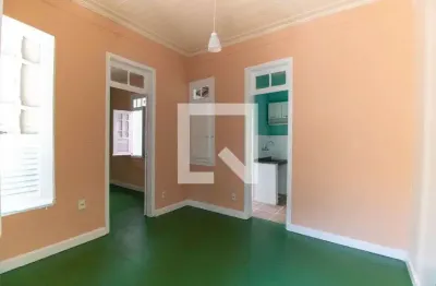 Casa com 2 quartos para alugar na Rua Visconde de Itaboraí, Ponta D'Areia, Niterói