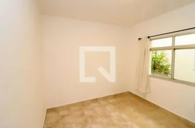 Casa com 3 quartos para alugar na Rua Alda Vieira, Vila Carrão, São Paulo