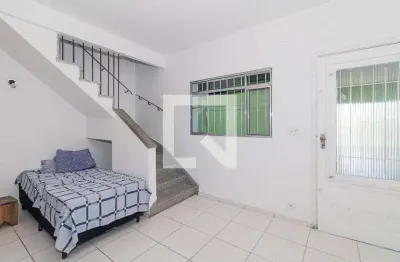 Casa com 2 quartos para alugar na Rua Astrapéia, Vila Ede, São Paulo