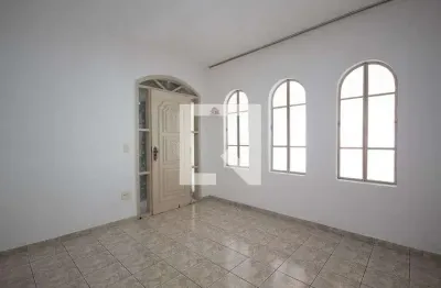 Casa com 3 quartos para alugar na Rua Rio D39ouro, Pestana, Osasco