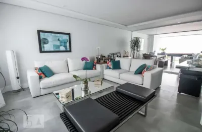 Casa com 3 quartos para alugar na Rua Conde de La Hure, Jabaquara, São Paulo
