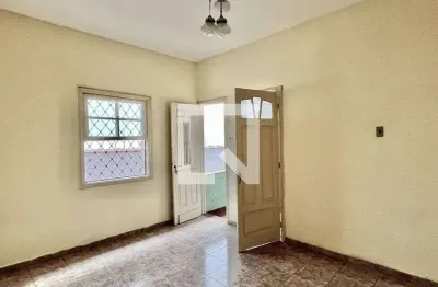 Casa com 3 quartos para alugar na Rua Visconde de Farias, Campo Grande, Santos