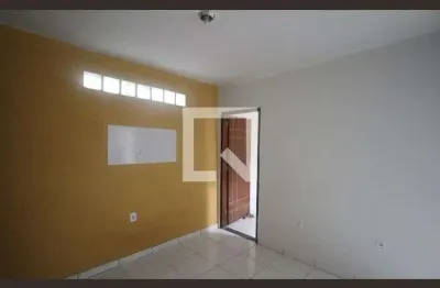 Casa com 2 quartos para alugar na Rua Recife, Trindade, São Gonçalo