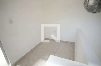 Casa com 1 quarto para alugar na Rua Lagolândia, Taquara, Rio de Janeiro