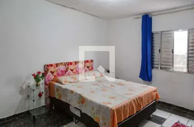 Casa com 2 quartos para alugar na Rua Miguel Fernandes Maldonado, Mikail II, Guarulhos