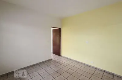 Casa com 2 quartos para alugar na Rua Herwis, Vila Ema, São Paulo