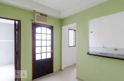 Casa com 2 quartos para alugar na Avenida Doutor Ulysses Guimarães, Conceição, Diadema