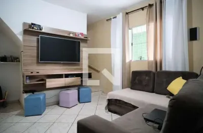 Casa com 3 quartos para alugar na Rua José Assunção dos Anjos, Ponte Rasa, São Paulo